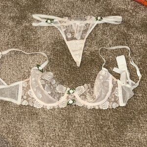 Like new for love & lemons set